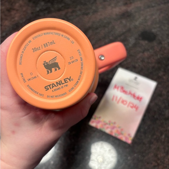 Stanley 30oz Tangerine - Picture 3 of 5
